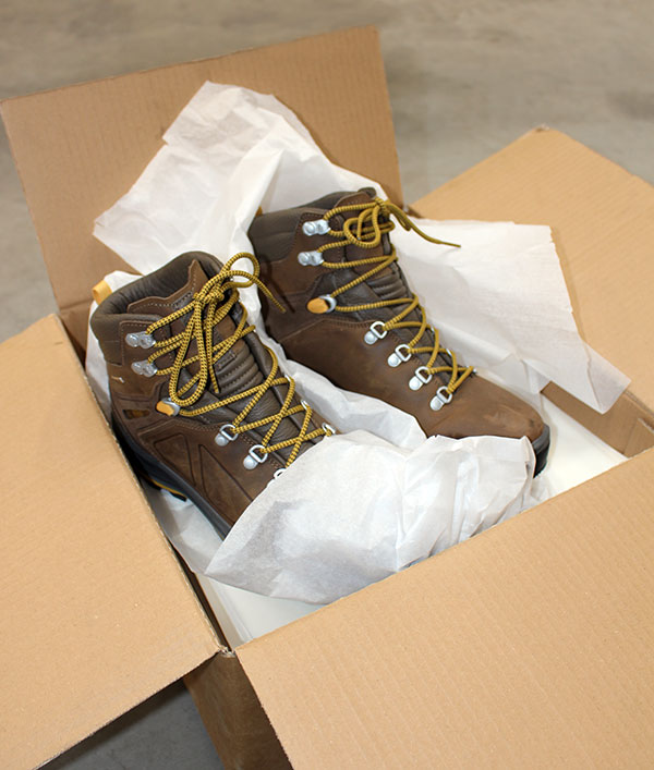 <span>

<!-- THEME DEBUG -->
<!-- THEME HOOK: 'field' -->
<!-- FILE NAME SUGGESTIONS:
   * field--paragraph--field-subtitle--portfolio-item.html.twig
   * field--paragraph--field-subtitle.html.twig
   * field--paragraph--portfolio-item.html.twig
   * field--field-subtitle.html.twig
   * field--string.html.twig
   x field.html.twig
-->
<!-- BEGIN OUTPUT from 'themes/ridgewood/templates/field.html.twig' -->
                 Dolpak          
<!-- END OUTPUT from 'themes/ridgewood/templates/field.html.twig' -->

</span>

<!-- THEME DEBUG -->
<!-- THEME HOOK: 'field' -->
<!-- FILE NAME SUGGESTIONS:
   * field--paragraph--field-title--portfolio-item.html.twig
   * field--paragraph--field-title.html.twig
   * field--paragraph--portfolio-item.html.twig
   * field--field-title.html.twig
   * field--string.html.twig
   x field.html.twig
-->
<!-- BEGIN OUTPUT from 'themes/ridgewood/templates/field.html.twig' -->
                 Papier półpergamin, pergamin, siarczan bielony          
<!-- END OUTPUT from 'themes/ridgewood/templates/field.html.twig' -->

